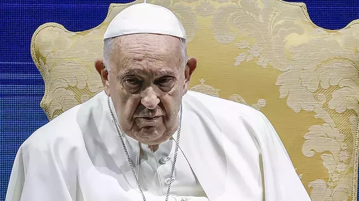 Vatikan: Papa yarın hastane önünde kendisini bekleyenleri selamlamayı planlıyor