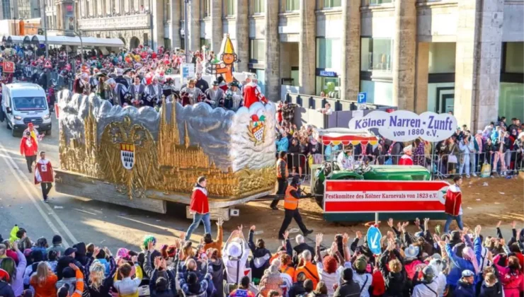 Köln’de Gül Pazartesi Karnavalı Coşkuyla Kutlandı