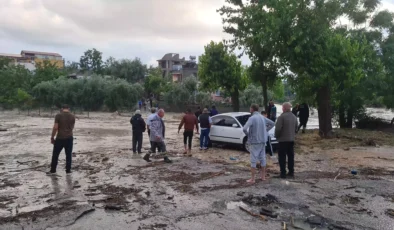 Osmaniye’de sağanak nedeniyle Bülbül Deresi taştı