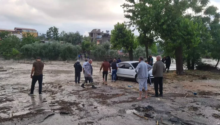 Osmaniye’de sağanak nedeniyle Bülbül Deresi taştı