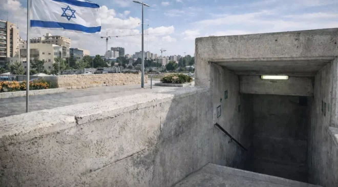 İsrail’de sığınaklar halkın kullanımına açıldı