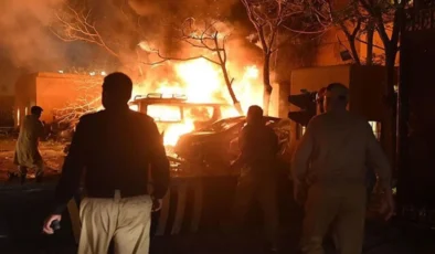 Pakistan’da intihar saldırısı: 15 ölü